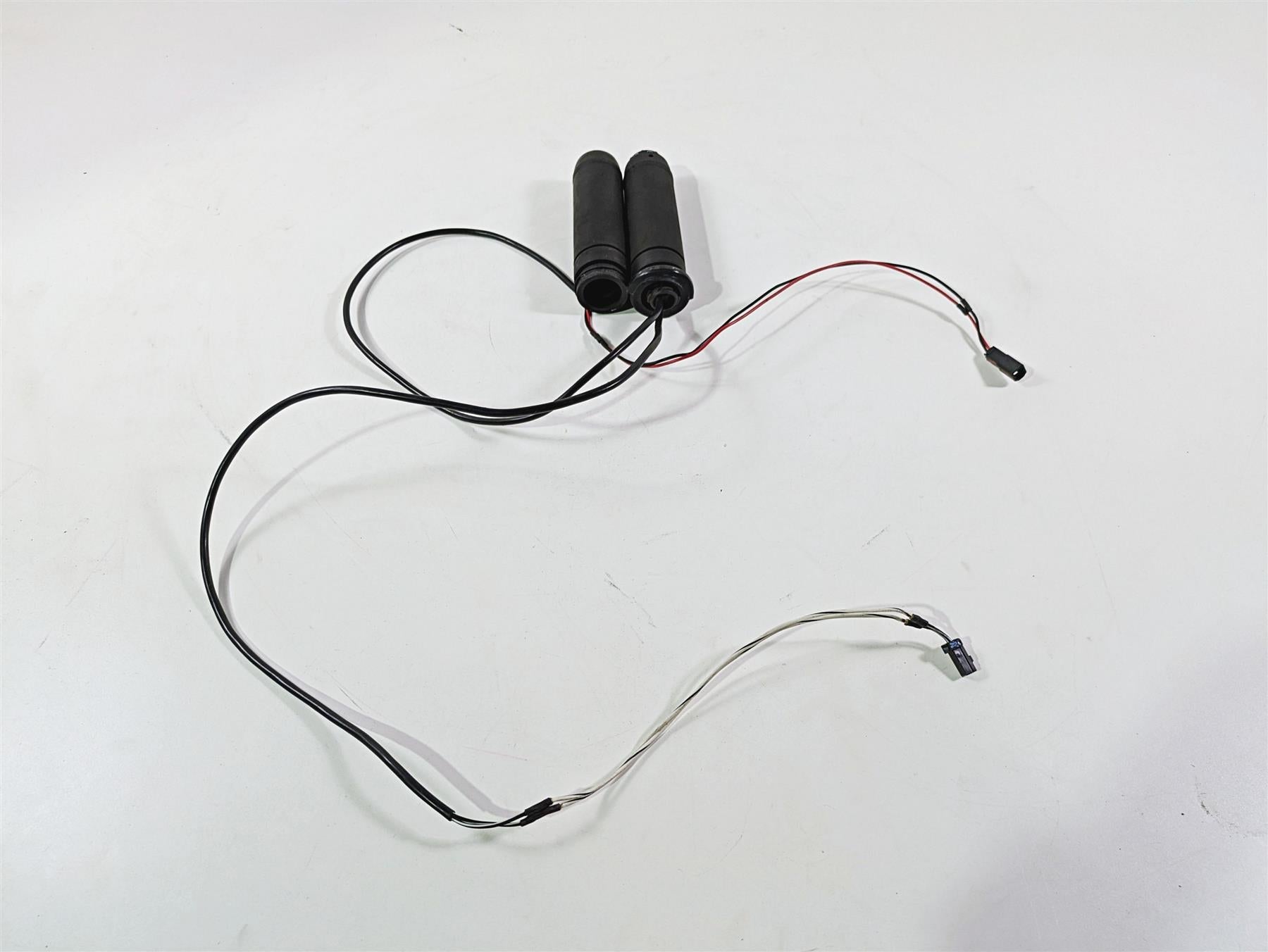 2010 Harley Touring FLHTK Electra Glide Heated Hand Grip Set - Read 56249-10 {{ shop.shopifyCountryName }} - Mototech271