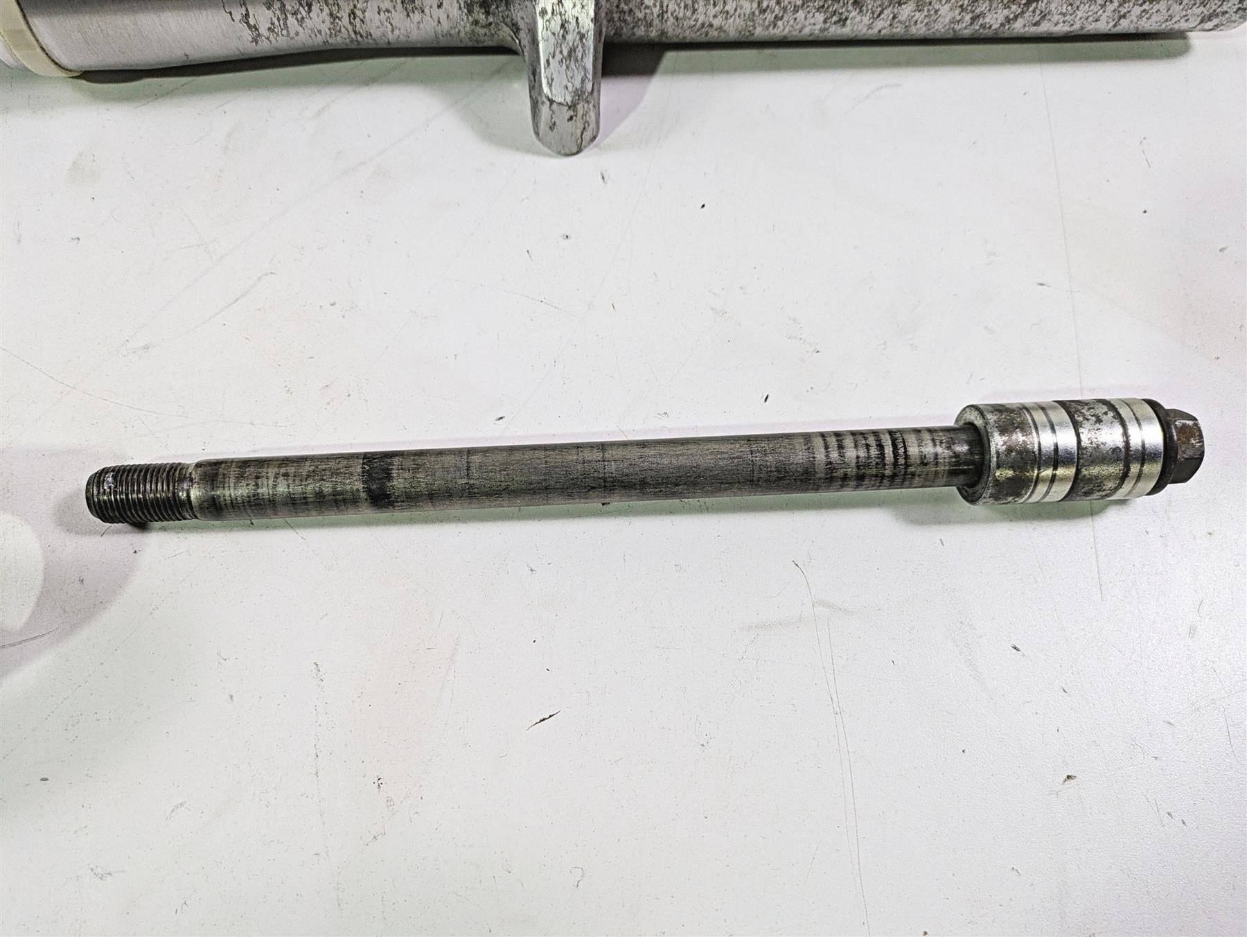 2008 Yamaha XVS1300 V-Star Tourer Front Forks & Triple Tree Set 3D8-23102-00-00 {{ shop.shopifyCountryName }} - Mototech271