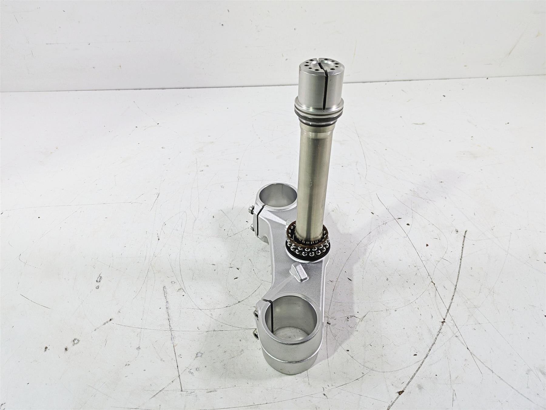 2022 MV Agusta F3 800 Rosso Lower Triple Tree Steering Clamp 8000B5700 {{ shop.shopifyCountryName }} - Mototech271