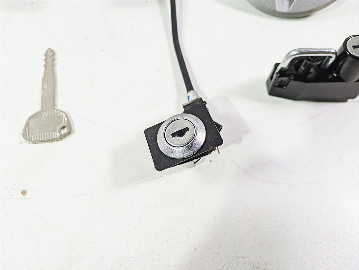 2021 Kawasaki Z900 ZR900 Ignition Switch Key Lock Tank Cap Set 27005-0673 {{ shop.shopifyCountryName }} - Mototech271