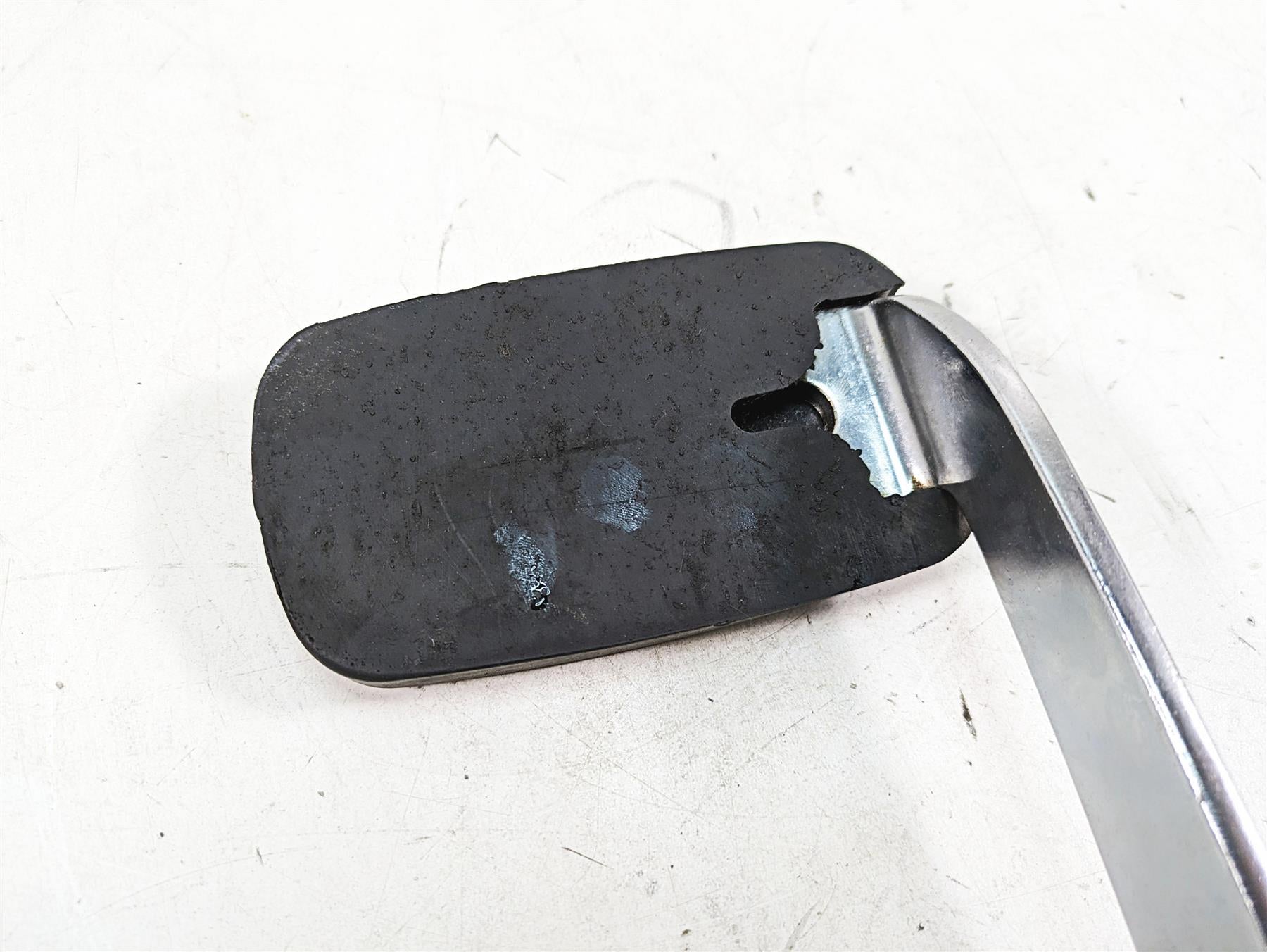 2006 Harley FLSTI Softail Heritage Right Foot Brake Lever Pedal 42597-00A {{ shop.shopifyCountryName }} - Mototech271