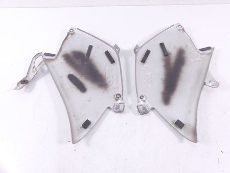 2005 BMW R1200GS K25 Between Leg Side Tank Trim Cover Panel Set -Read 4663767751 {{ shop.shopifyCountryName }} - Mototech271