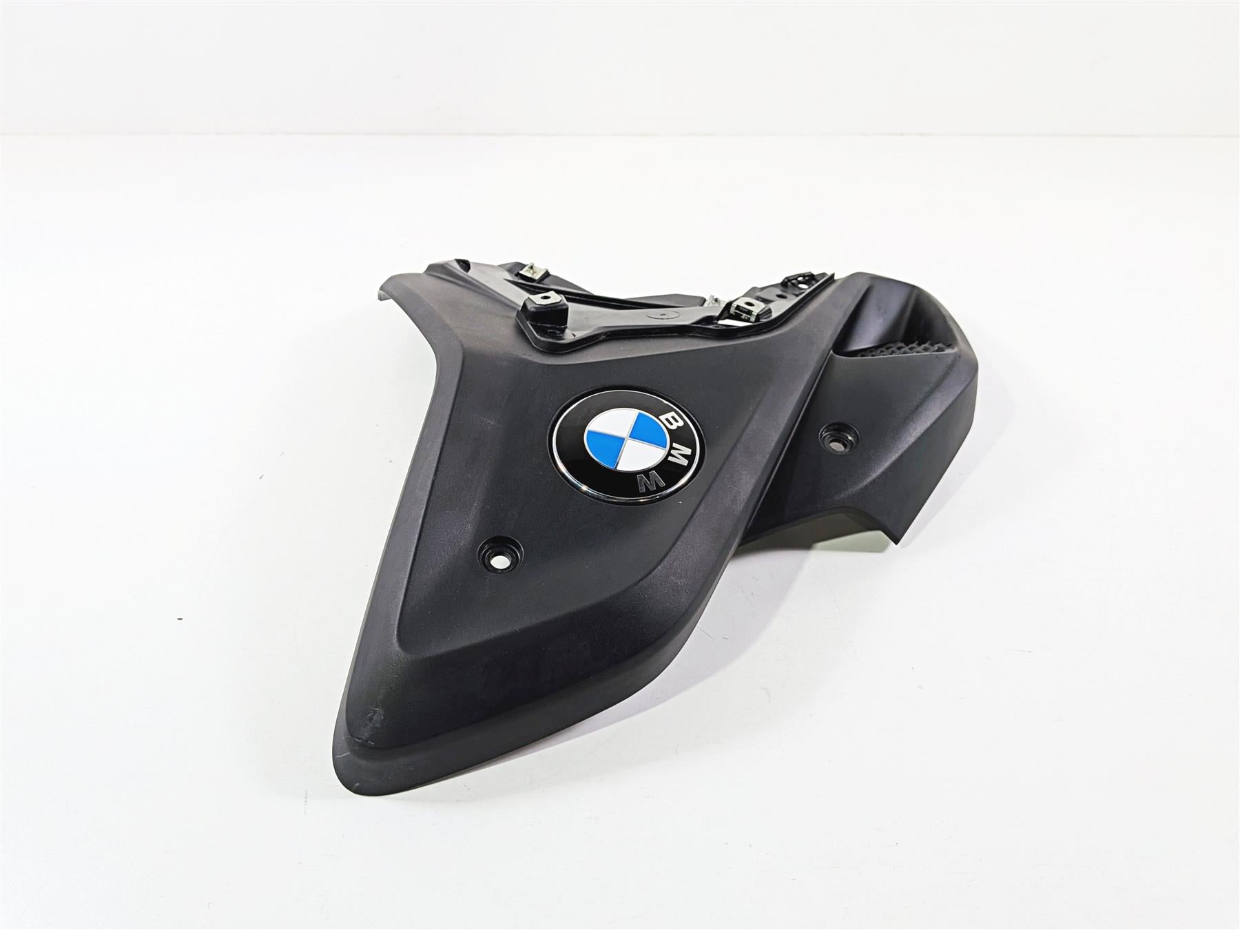 2019 BMW R1250GS K50 Left Intake Fairing & Emblem 46638556655 {{ shop.shopifyCountryName }} - Mototech271