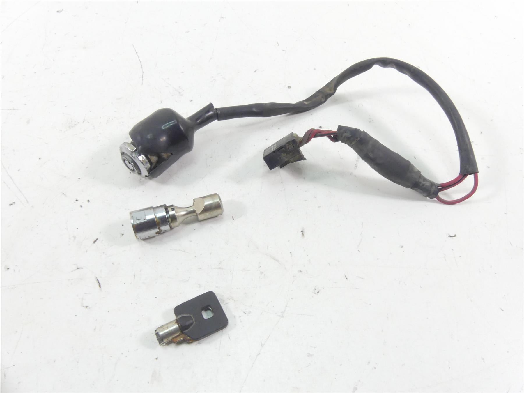1998 Harley Dyna FXDL Low Rider Ignition Switch Key Lock Set - Read 71421-90B {{ shop.shopifyCountryName }} - Mototech271