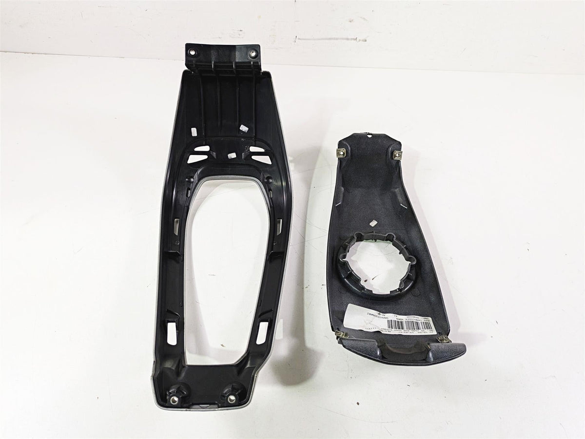 2009 BMW R1200RT K26 Center Tank Cover & Luggage Rack 46637682974 {{ shop.shopifyCountryName }} - Mototech271