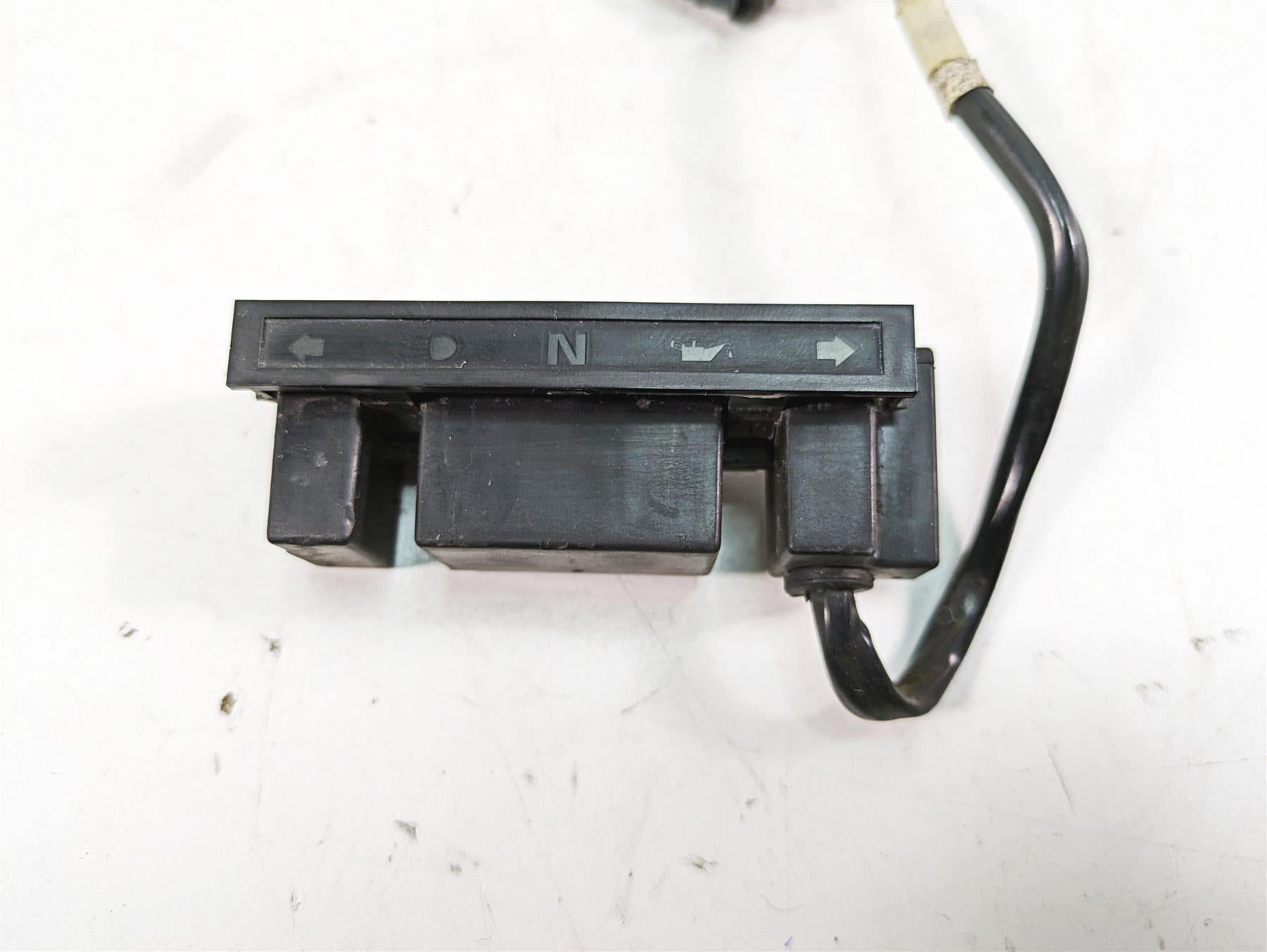 2006 Harley Softail FXSTSI Springer Indicator Instrument Lights 68113-99C {{ shop.shopifyCountryName }} - Mototech271