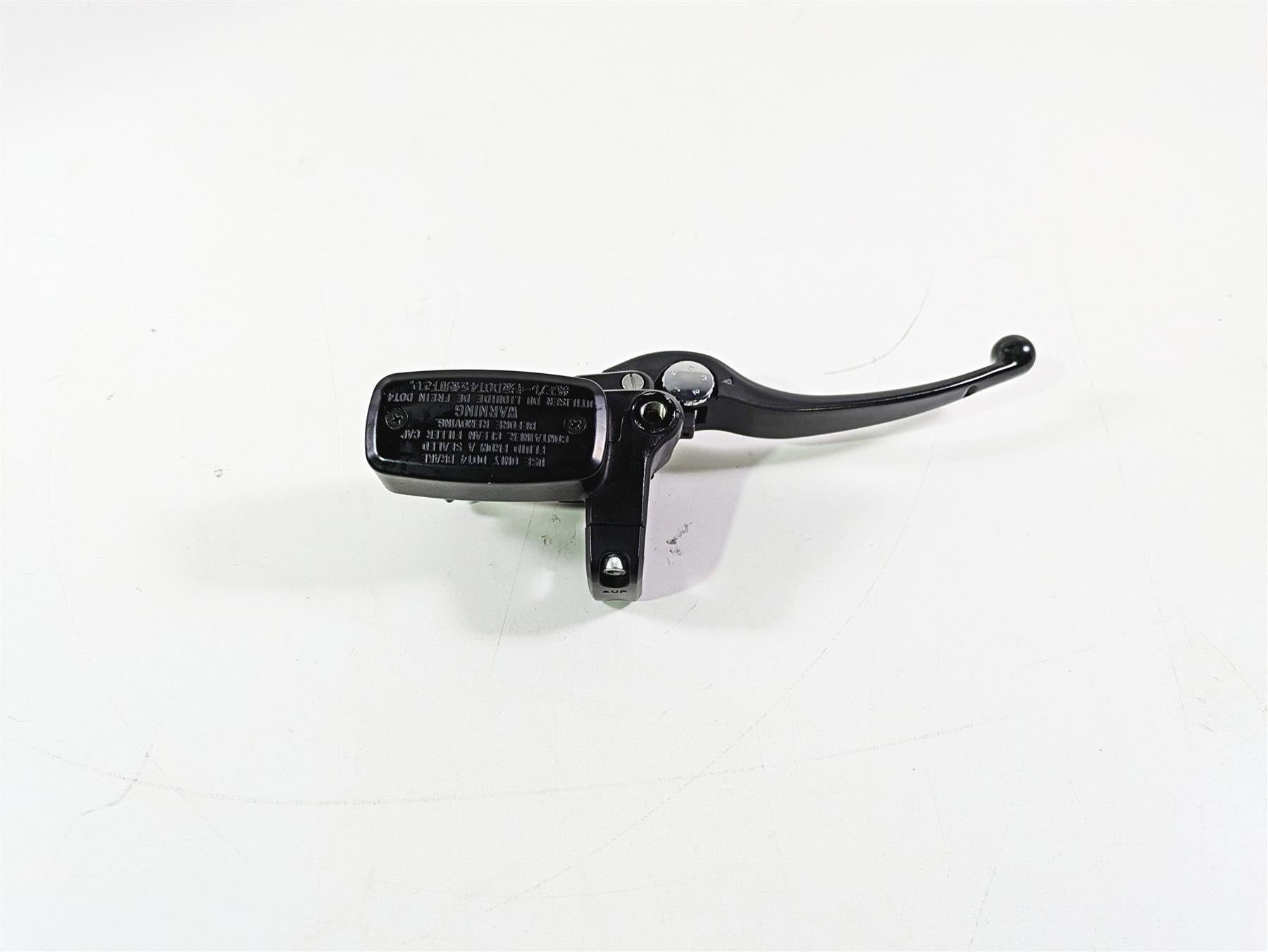 2016 Suzuki M109R VZR1800 Boulevard Front Brake Master Cylinder 5/8" 59600-10FD0 {{ shop.shopifyCountryName }} - Mototech271