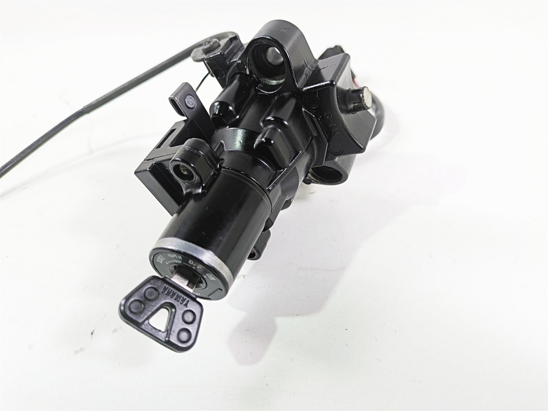 1999 Yamaha XV1600 Road Star Ignition Switch Key Lock Tank Cap Set 4WM-82501-02 {{ shop.shopifyCountryName }} - Mototech271