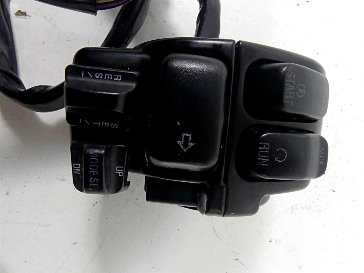 2004 Harley Touring FLHTCUI Electra Glide Right Hand Control Switch 71683-06A {{ shop.shopifyCountryName }} - Mototech271