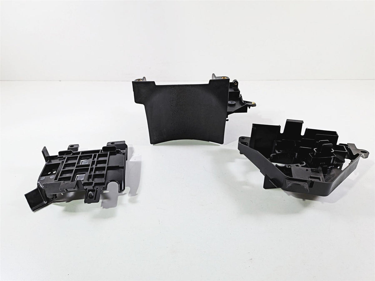 2014 Harley Touring FLHTK Electra Glide Battery & Ecm Holder - Read 66000010A-Mototech271