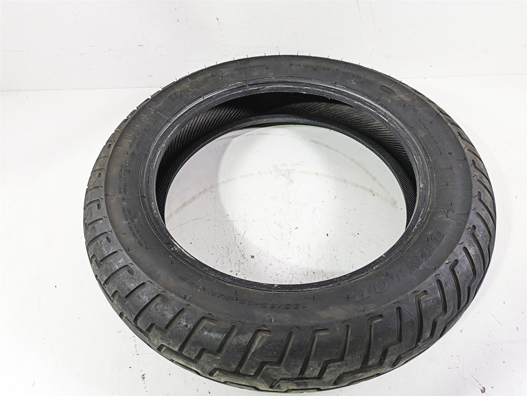 Used Front Motorcycle Tire Dunlop D404F 150/80-17 45605607 {{ shop.shopifyCountryName }} - Mototech271