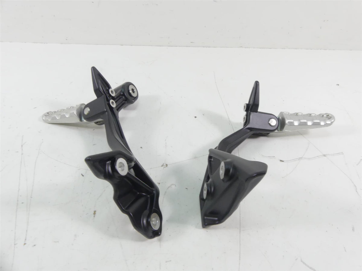 2019 Indian Motorcycle Co. FTR1200 Rear Passenger Footpeg Set 5142146 5142145 {{ shop.shopifyCountryName }} - Mototech271