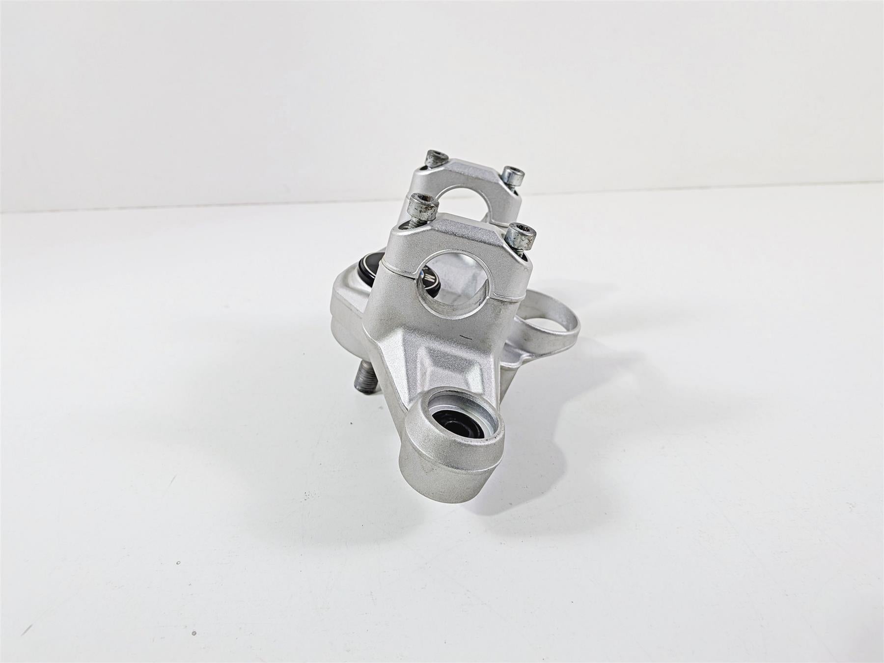 2015 BMW R1200GS K50 Upper Triple Tree Steering Clamp 31428555849 {{ shop.shopifyCountryName }} - Mototech271