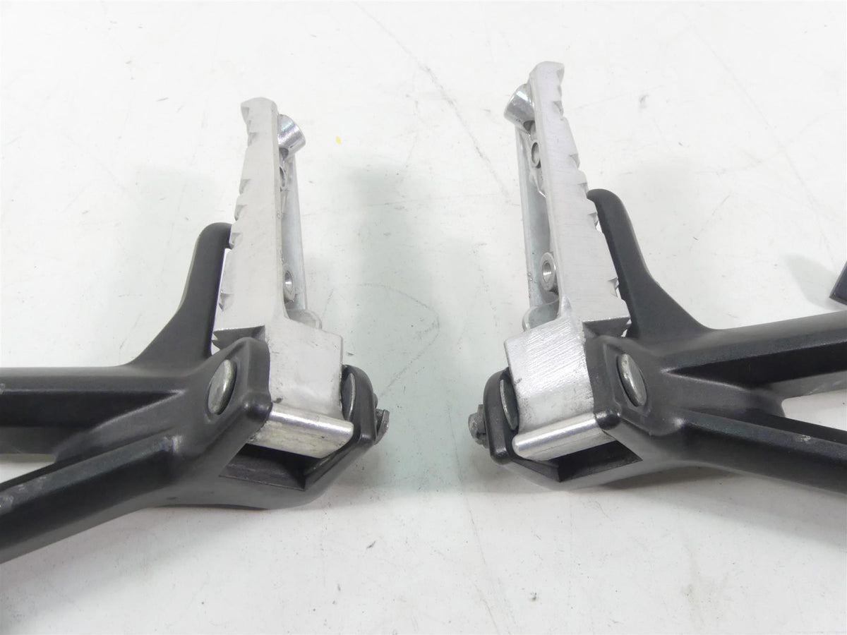 2015 Yamaha MT09 FZ09 Rear Passenger Foot Peg Footpeg Set 1RC-2742L-01-00 {{ shop.shopifyCountryName }} - Mototech271