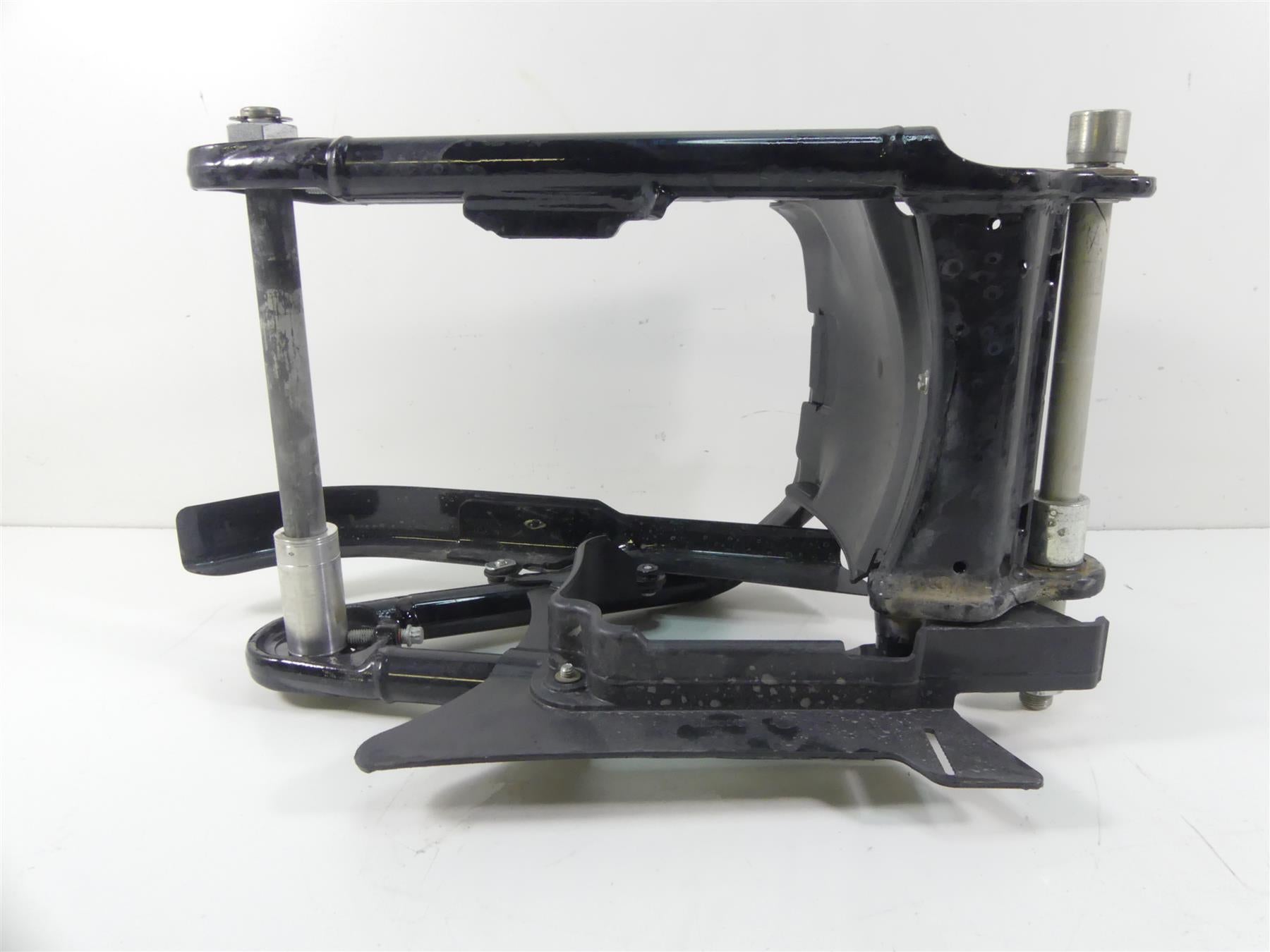 2019 Harley FLHC Softail Heritage Rear Swingarm Swing Arm + Axle 47400099BHP {{ shop.shopifyCountryName }} - Mototech271