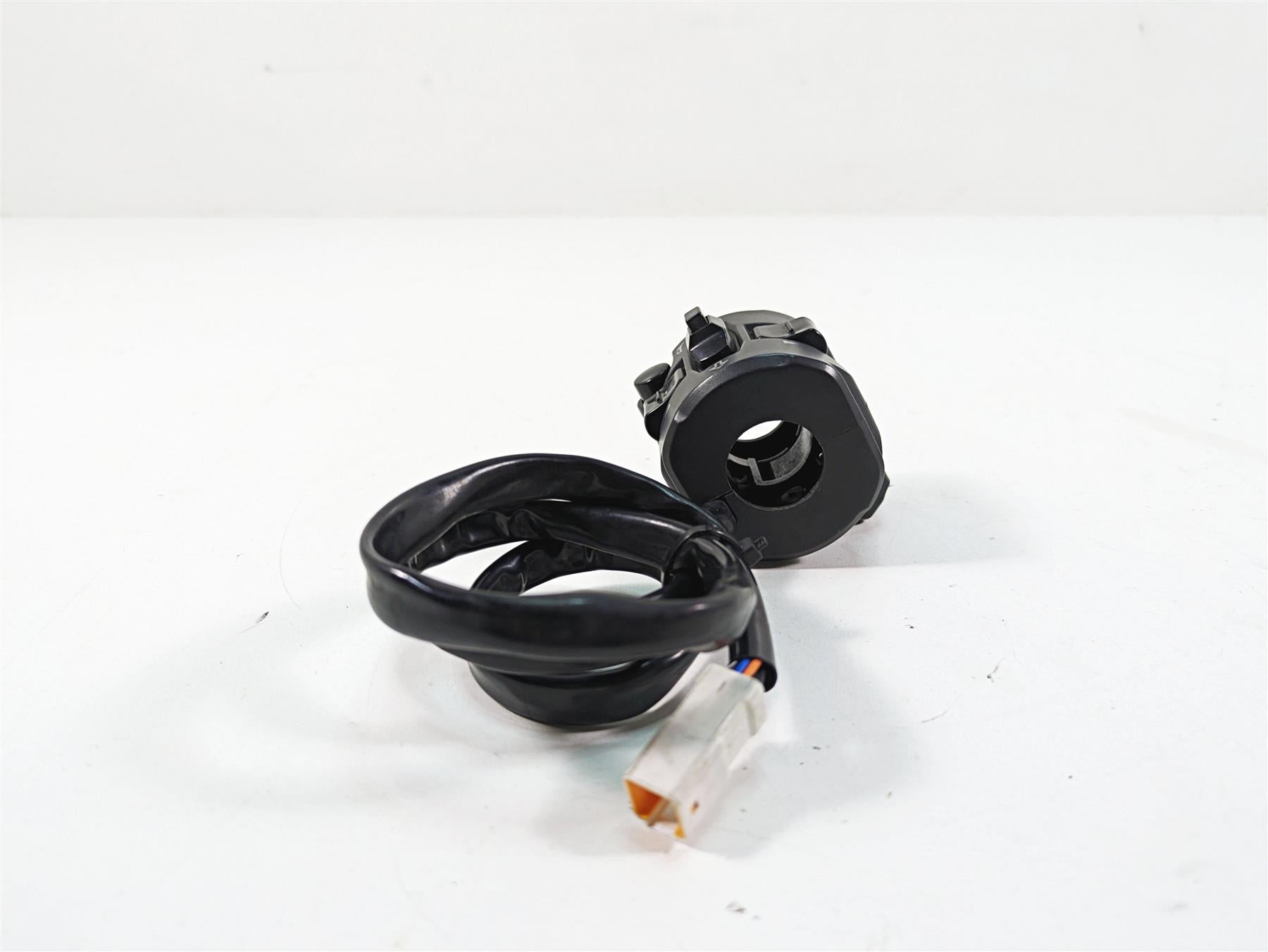 2011 Ducati Hypermotard 1100 Evo SP Left Hand Light Control Switch 65010091H {{ shop.shopifyCountryName }} - Mototech271