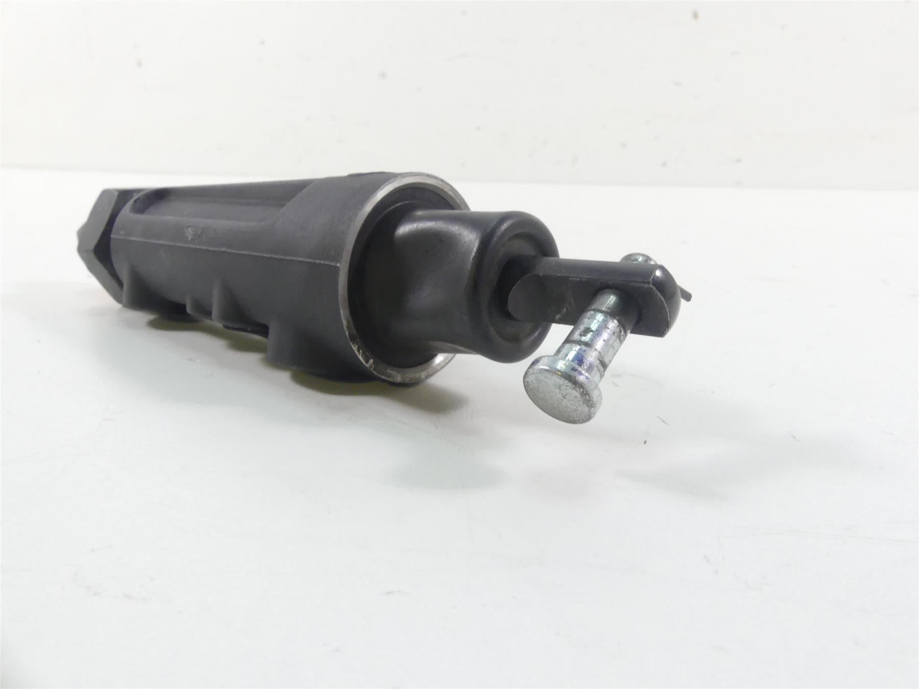 2011 Harley VRSCF Muscle Rod Rear Brembo Brake Master Cylinder - Read 44740-06A {{ shop.shopifyCountryName }} - Mototech271