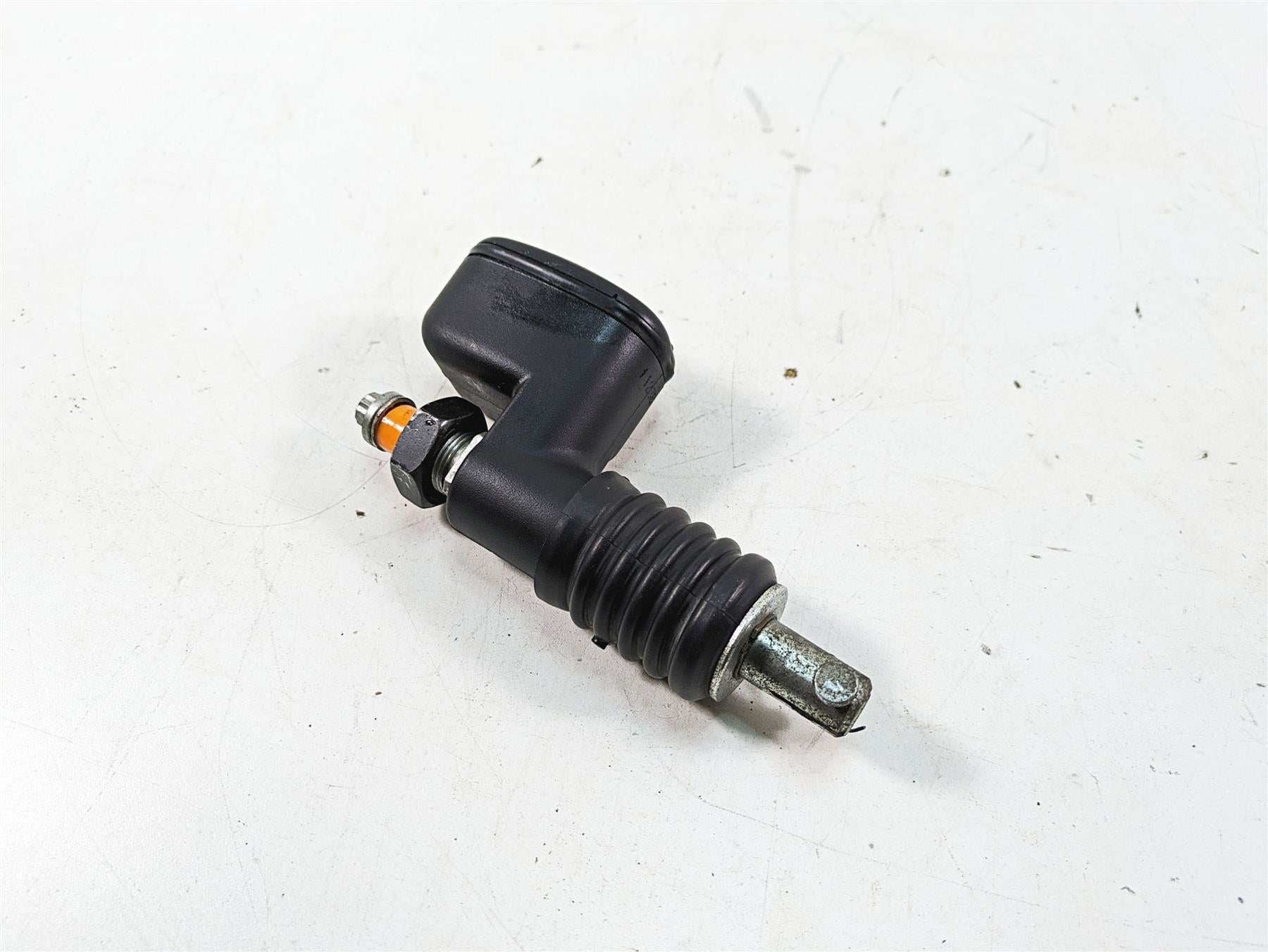 2013 Harley Softail FLSTC Heritage Classic Rear Brake Master Cylinder 41767-05E {{ shop.shopifyCountryName }} - Mototech271