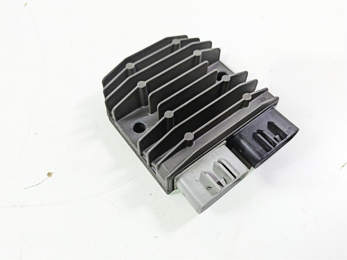 2008 Yamaha XVS1300 V-Star Tourer Rectifier Voltage Regulator 1D7-81960-01-00 {{ shop.shopifyCountryName }} - Mototech271