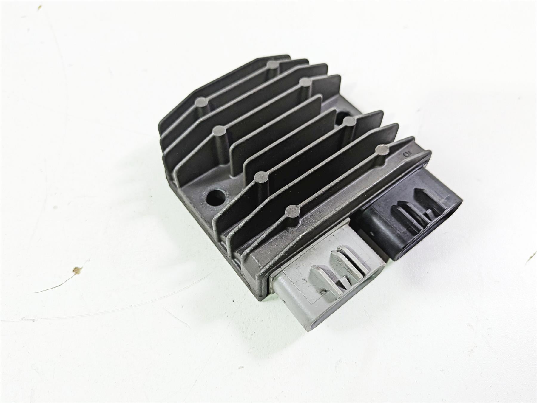 2008 Yamaha XVS1300 V-Star Tourer Rectifier Voltage Regulator 1D7-81960-01-00 {{ shop.shopifyCountryName }} - Mototech271