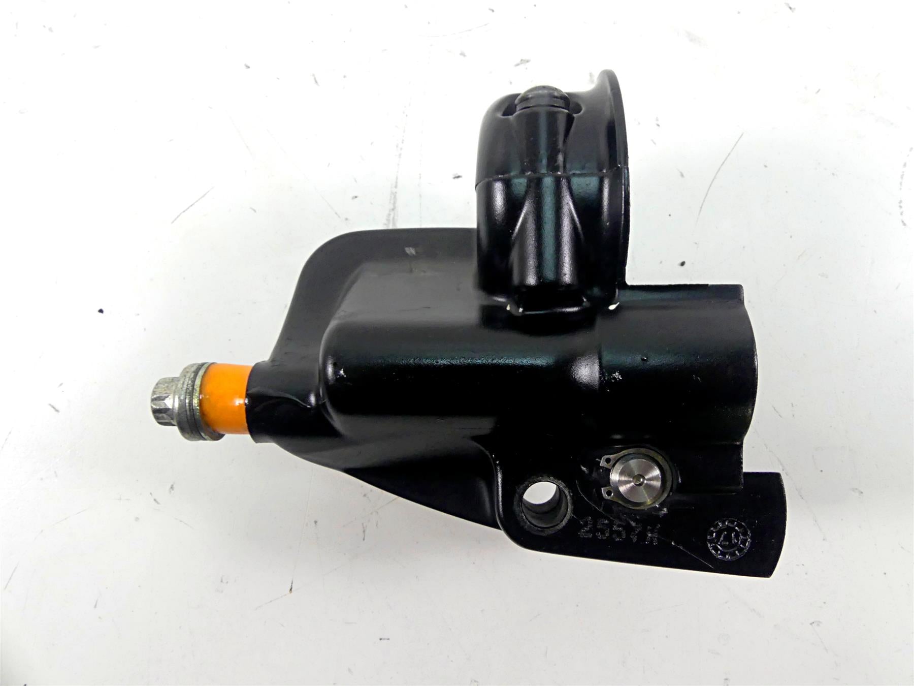 2007 Harley Touring FLHRC Road King Front Brake Master Cylinder 11/16" 46423-05C {{ shop.shopifyCountryName }} - Mototech271
