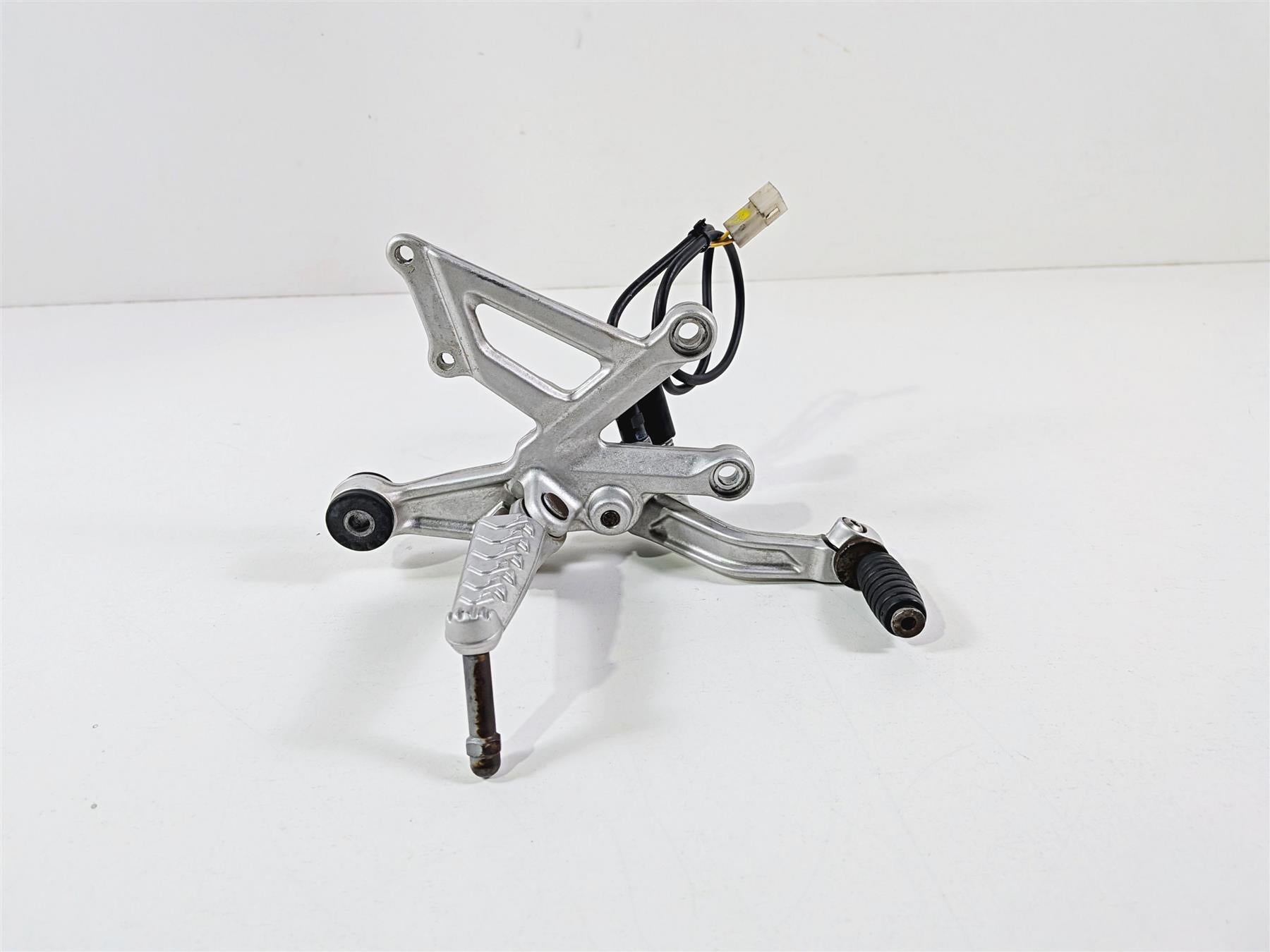 2014 Aprilia RSV4 RR Factory Right Front Foot Peg & Brake Pedal 858786 858785 {{ shop.shopifyCountryName }} - Mototech271