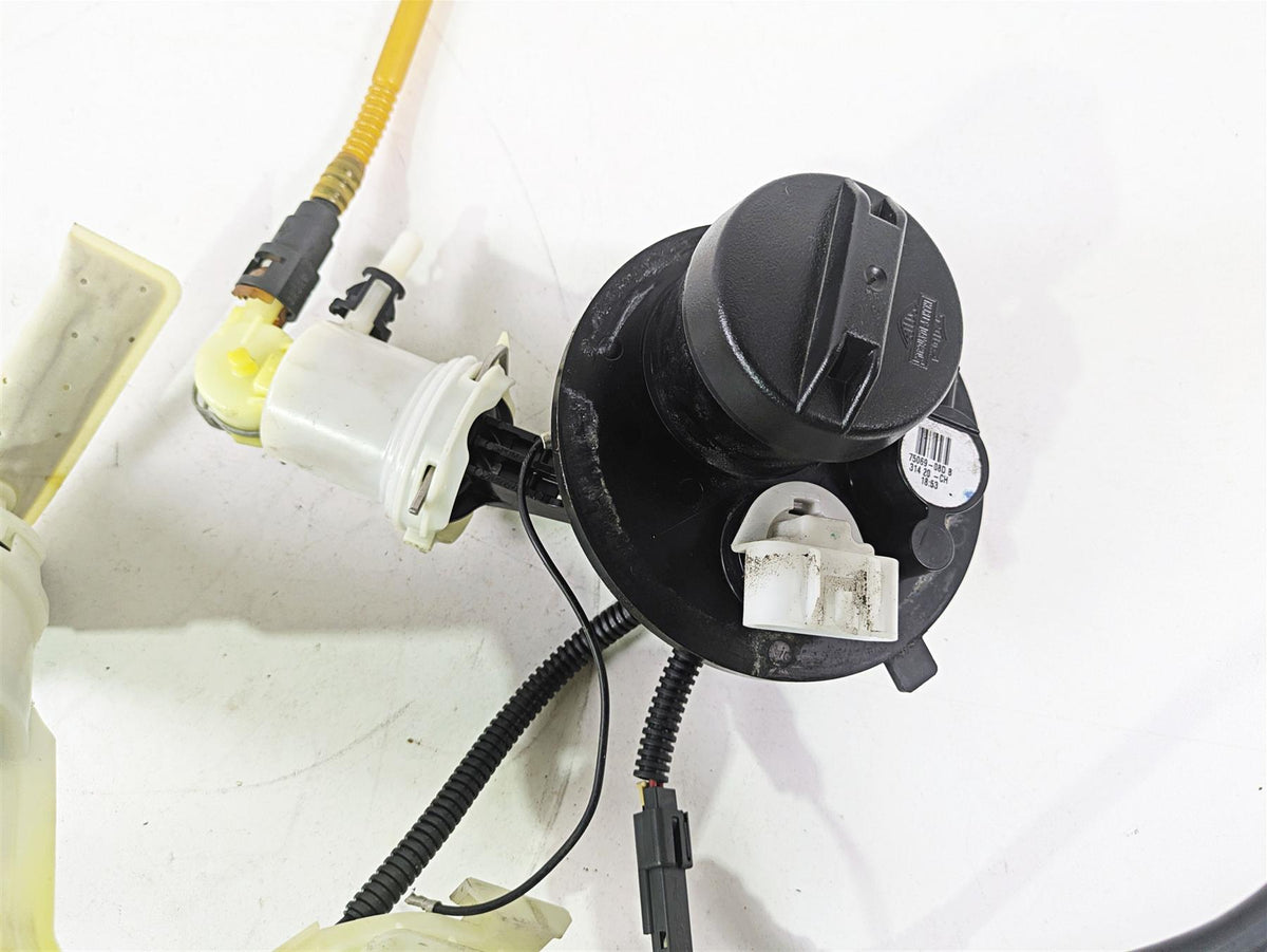 2021 Harley Touring FLTRX Road Glide Fuel Gas Petrol Pump - Read 75069-08D {{ shop.shopifyCountryName }} - Mototech271