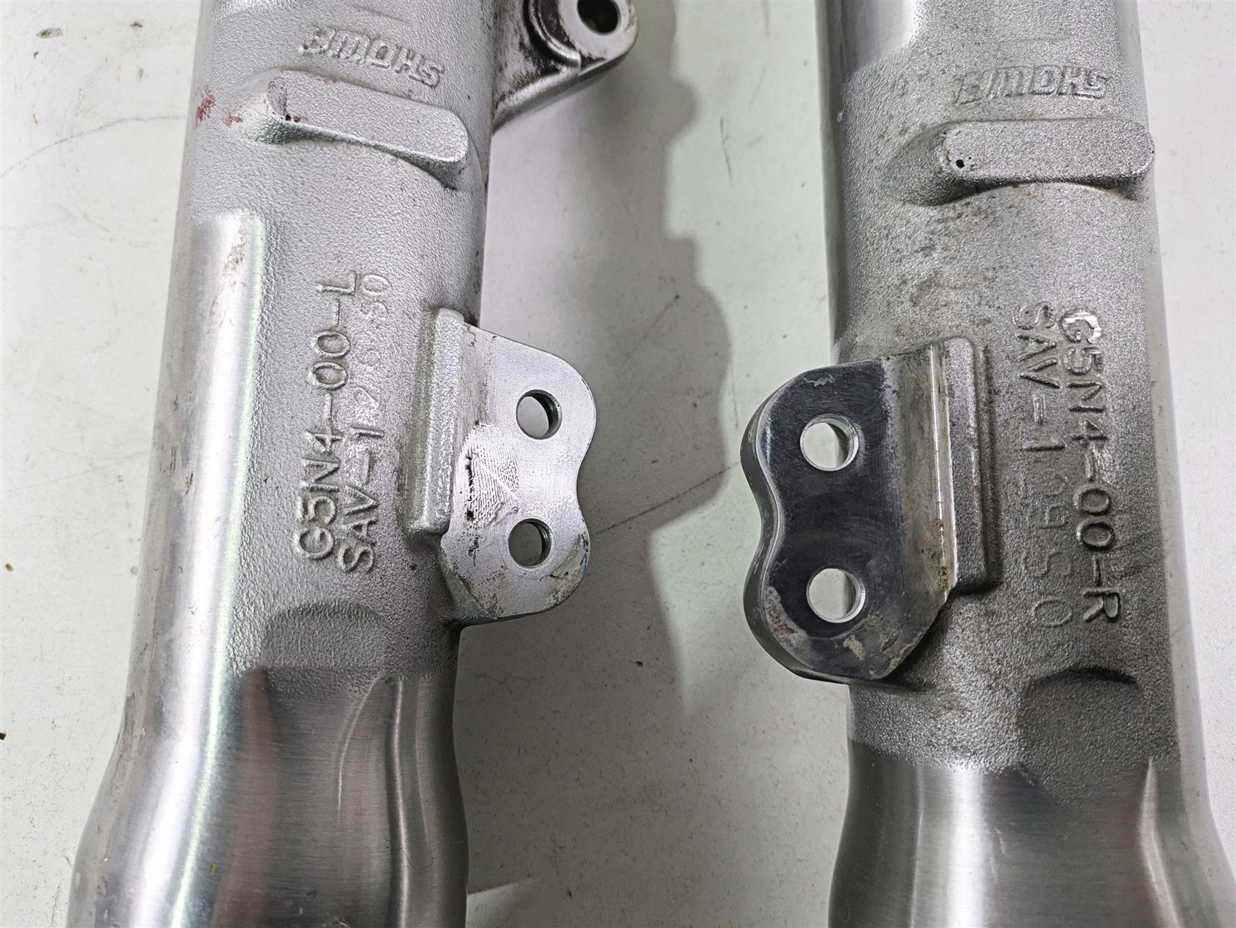 2020 Harley Softail FXST Standard Showa Front Fork Lowers 45400295 45400296 {{ shop.shopifyCountryName }} - Mototech271