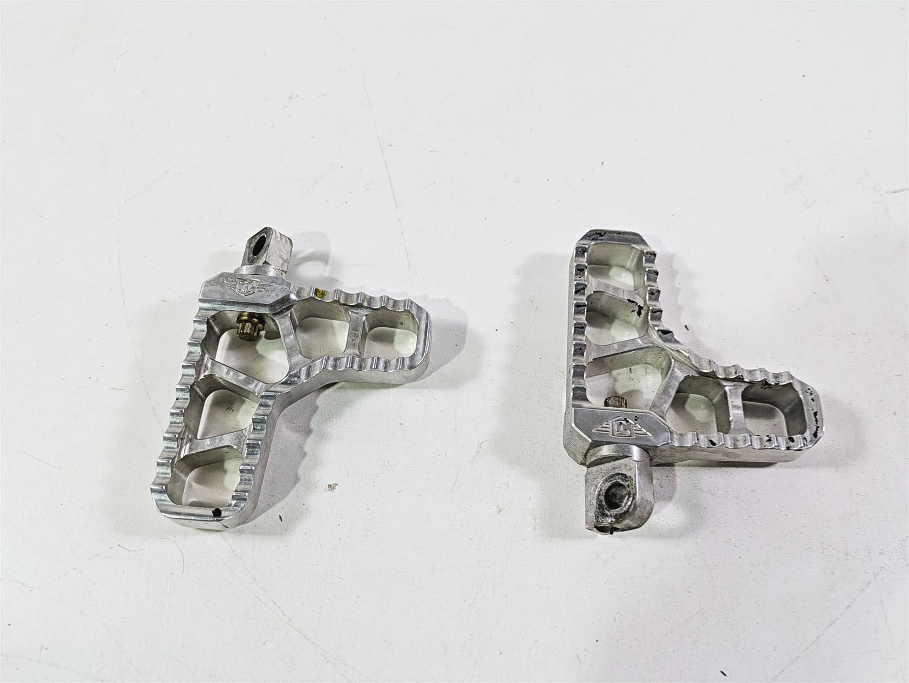 2014 Harley FXDL Dyna Low Rider Joker Machine Serrated Heel Footpegs 08-62-1 {{ shop.shopifyCountryName }} - Mototech271