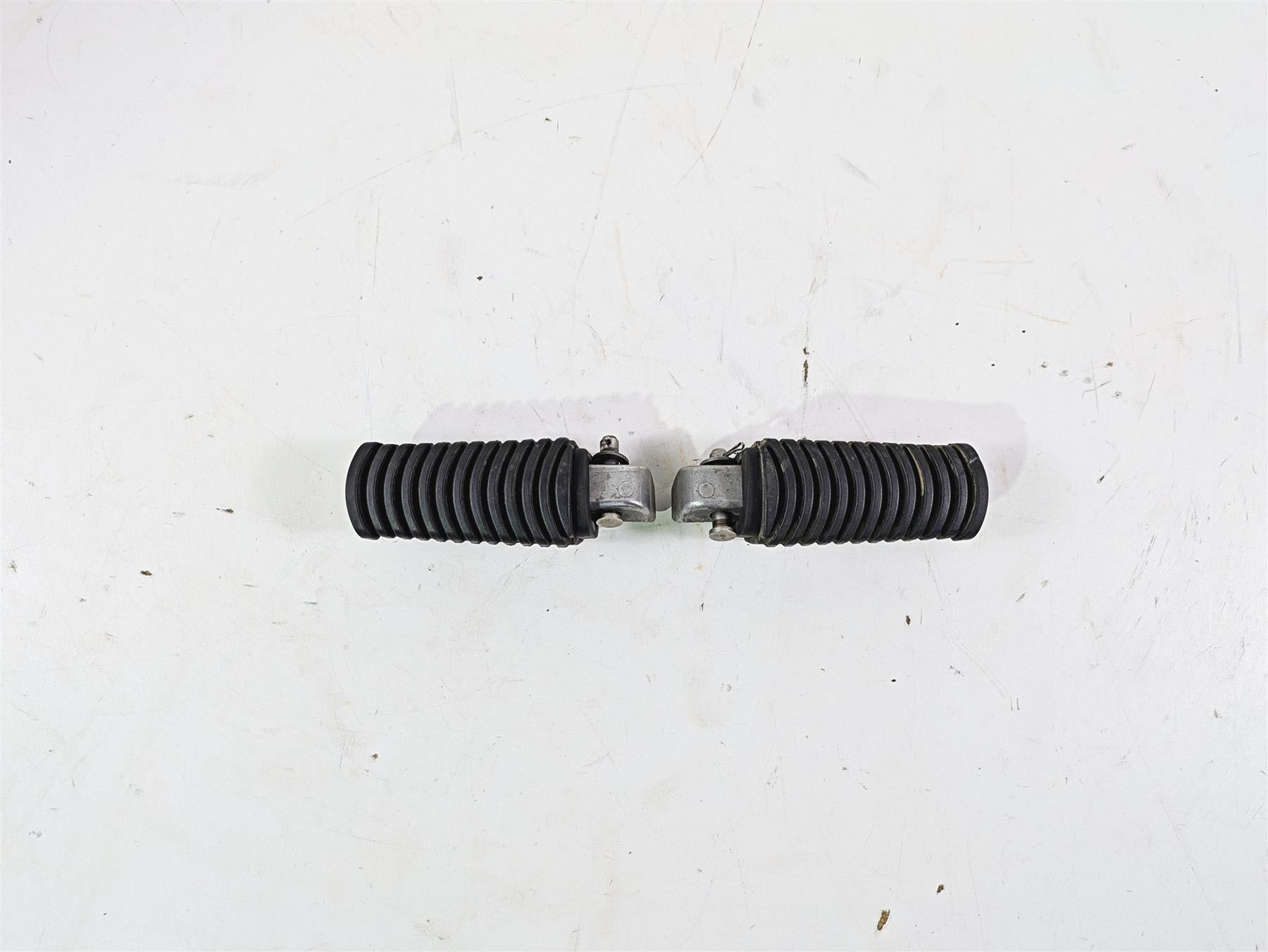 2017 BMW F800GS Adv K75 Passenger Footpeg Foot Peg Set 46717664225 {{ shop.shopifyCountryName }} - Mototech271