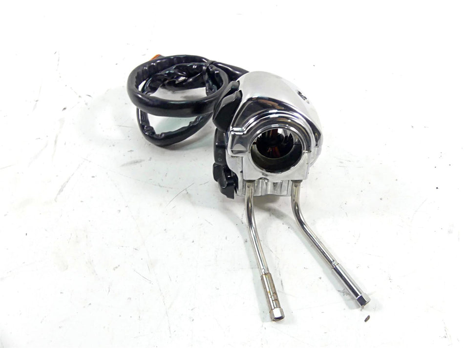 2006 Harley Touring FLHTCU SE E-Glide Right Hand Cruise Control Switch 71589-96B {{ shop.shopifyCountryName }} - Mototech271