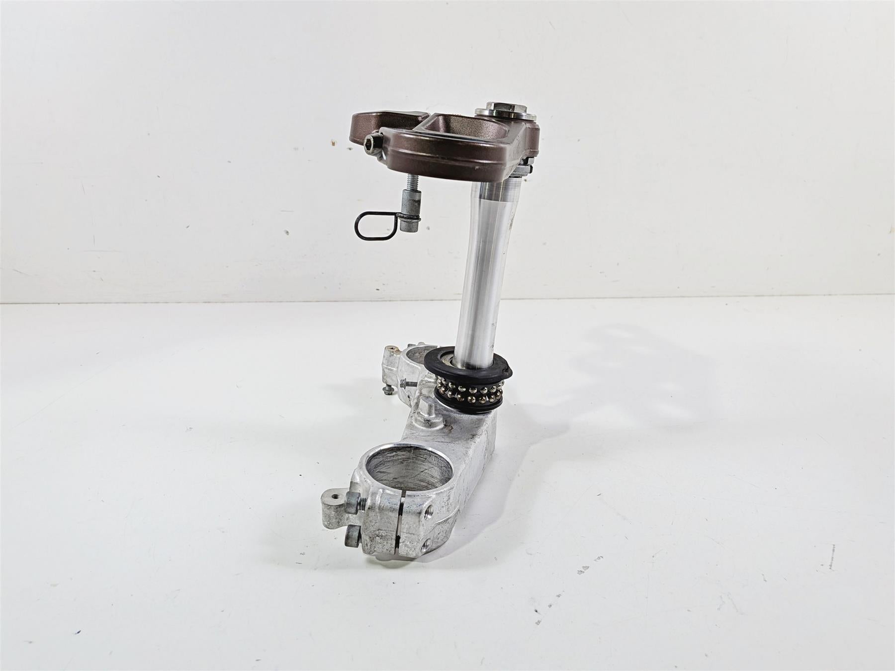 2008 Aprilia RSVR 1000 Factory Upper Lower Triple Tree Set AP8163562 AP8163061 {{ shop.shopifyCountryName }} - Mototech271
