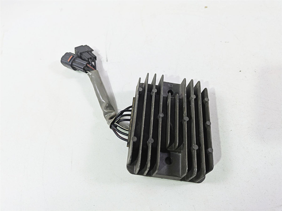 2006 Suzuki GSXR1000 K6 Voltage Regulator Rectifier 32800-41G00 32800-47H00 {{ shop.shopifyCountryName }} - Mototech271