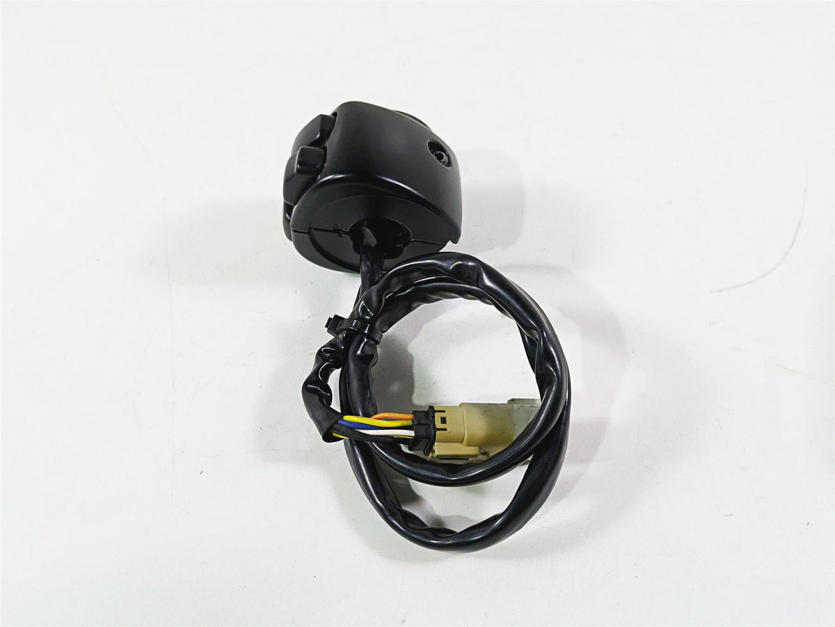 2009 Harley XR1200 Sportster Left Hand Turn Signal Control Switch 71682-06A {{ shop.shopifyCountryName }} - Mototech271