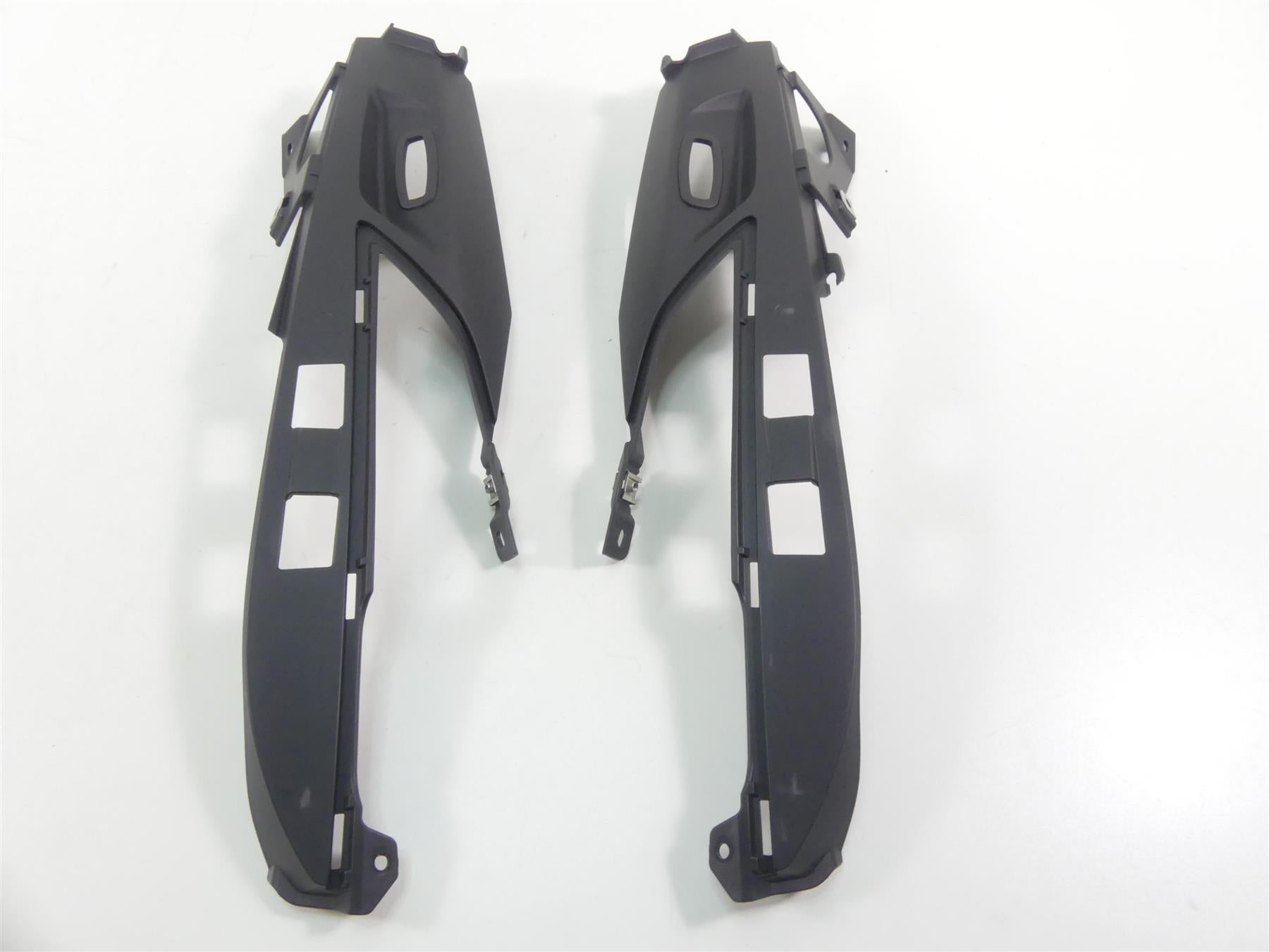 2014 BMW K1600 GTL K48   Tail Trim Saddlebag Mount Cover Set 46637718507