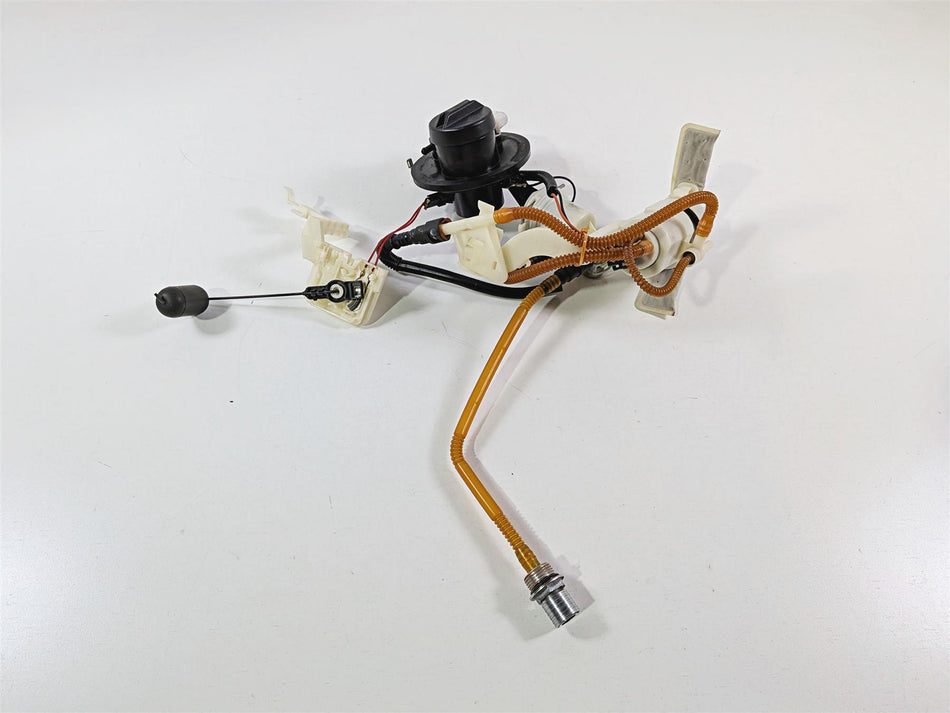 2016 Harley Touring FLHX Street Glide Fuel Gas Pump & Sending Unit 62908-08