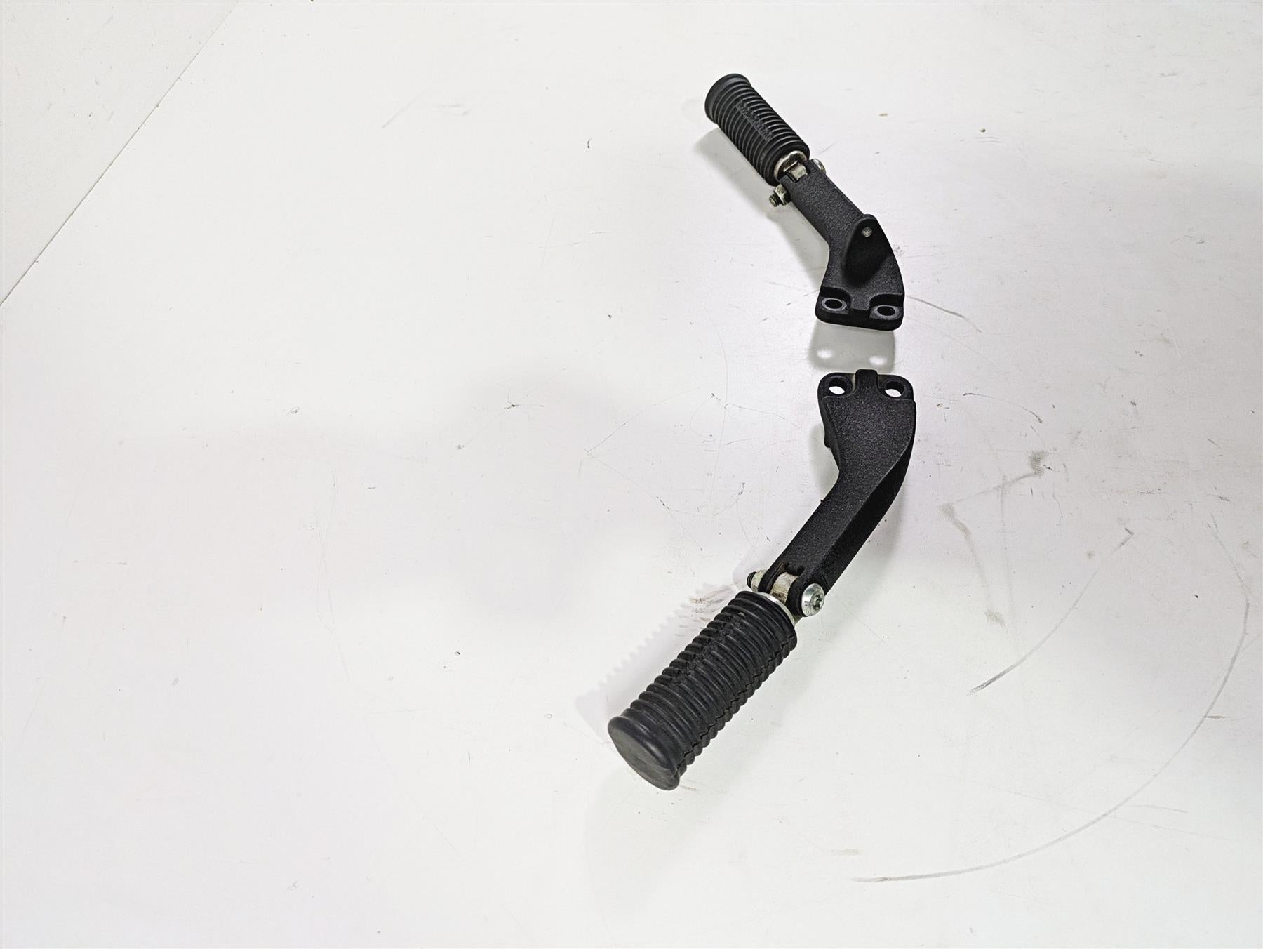 2008 Harley FXDL Dyna Low Rider 105TH Passenger Foot Peg Set 49224-06A 49230-06 {{ shop.shopifyCountryName }} - Mototech271
