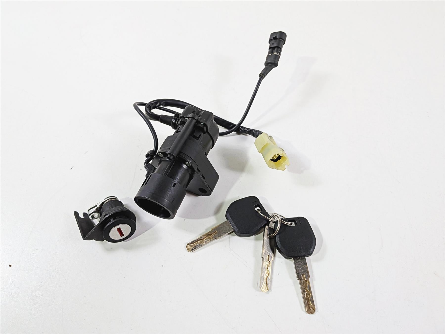 2019 Ducati Panigale V4S V4 S Corse Ignition Switch Key Lock Set 59822131B {{ shop.shopifyCountryName }} - Mototech271
