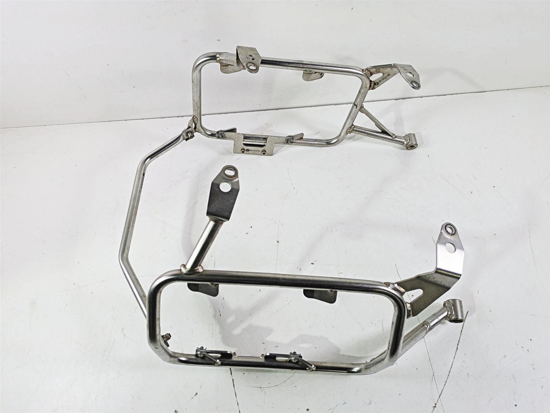 2015 BMW R1200GS Adv K51 Saddlebag Rack Holder Panier READ 46548520068 {{ shop.shopifyCountryName }} - Mototech271