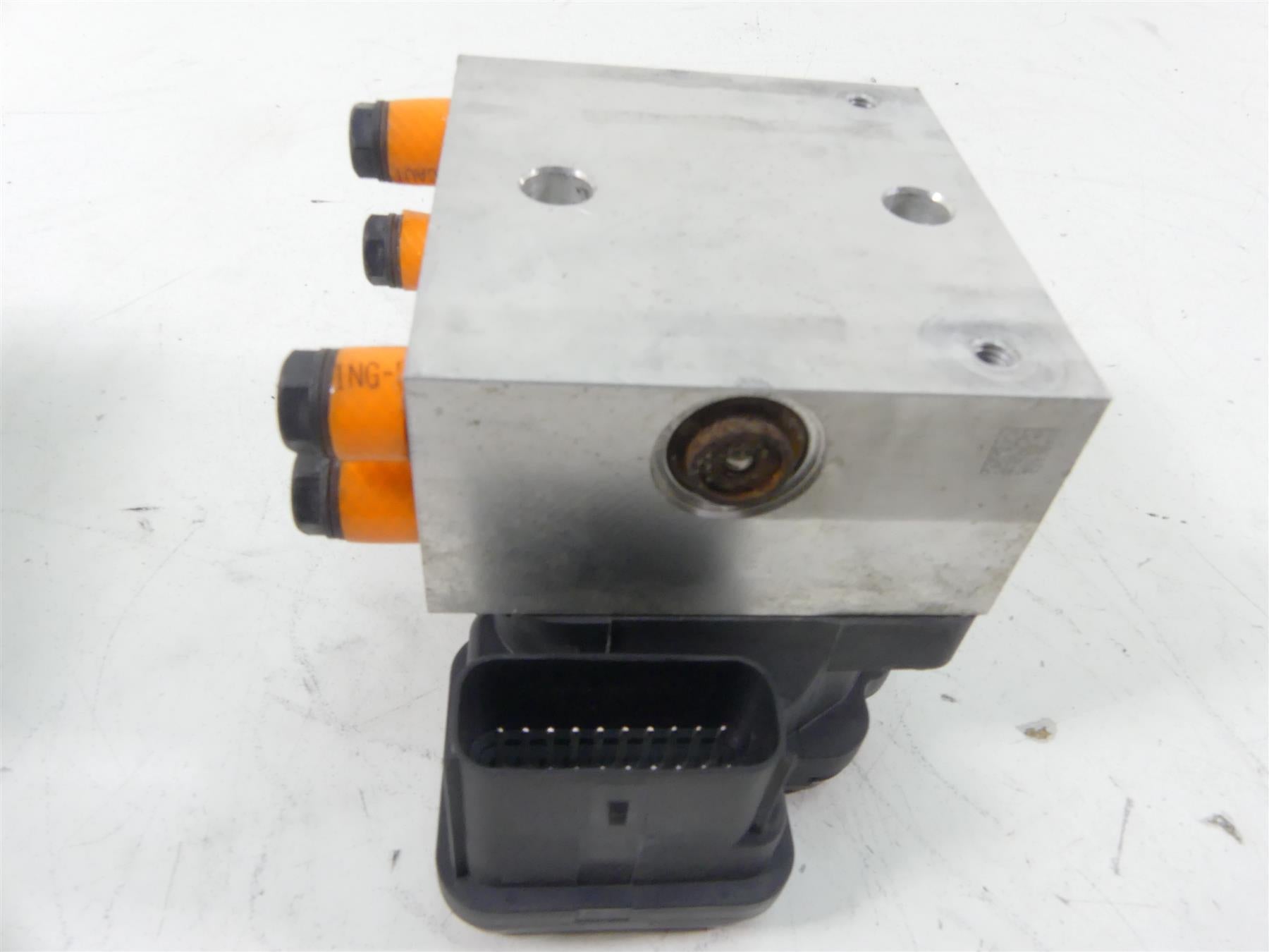 2011 Harley Touring FLTRX Road Glide Abs Brake Pump Pressure Module 40601-08A {{ shop.shopifyCountryName }} - Mototech271