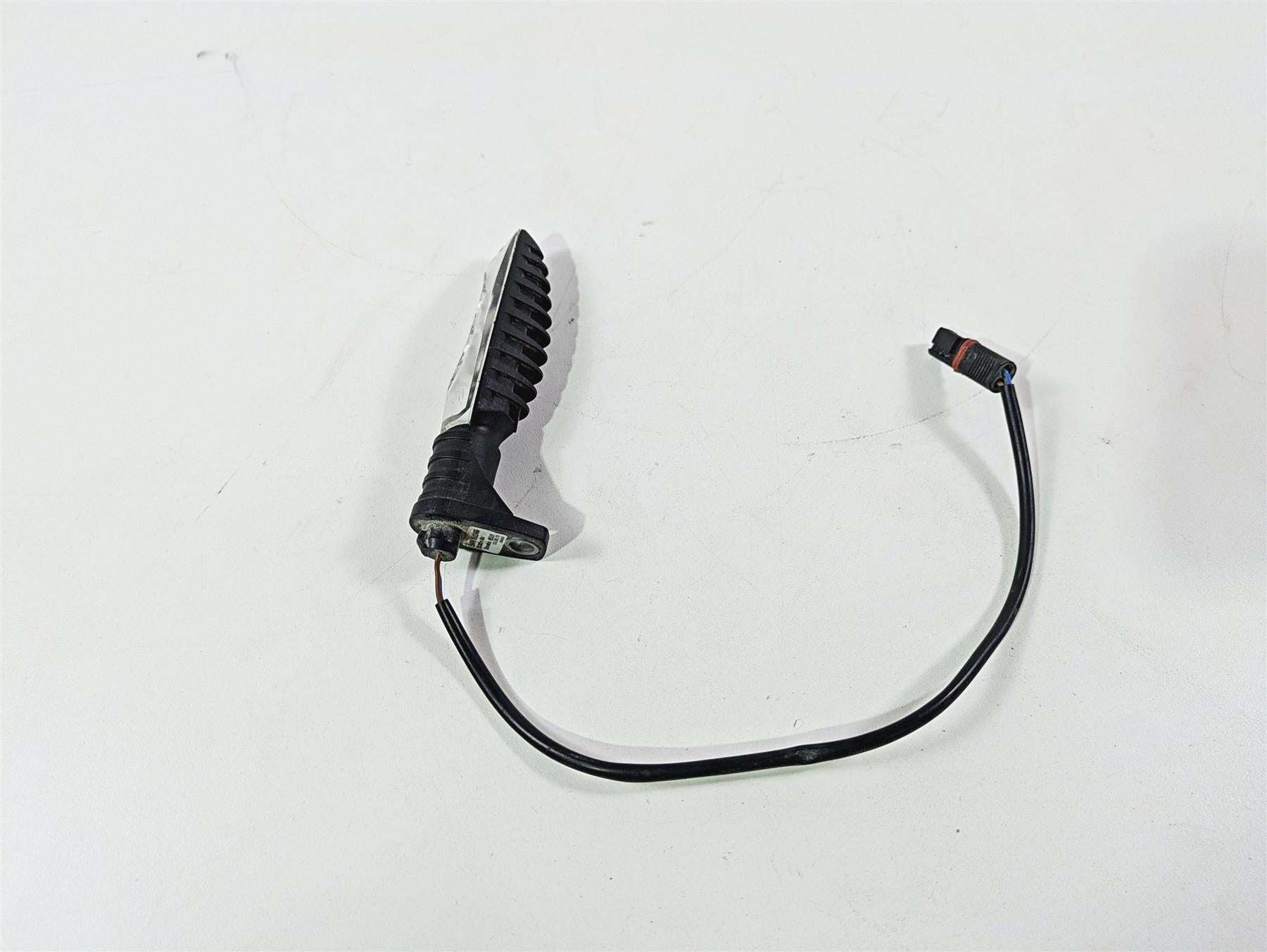 2014 BMW K1300S K40 Rear LED Blinker Turn Signal Set L 63137667771 R 63137667772 {{ shop.shopifyCountryName }} - Mototech271