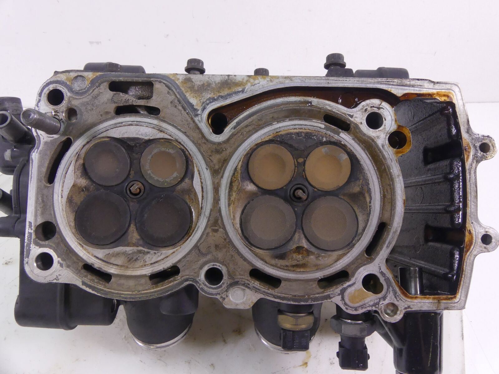 2010 BMW F800GS K72 Cylinderhead Cylinder Head Housing + Camshaft Set 1112853598 {{ shop.shopifyCountryName }} - Mototech271