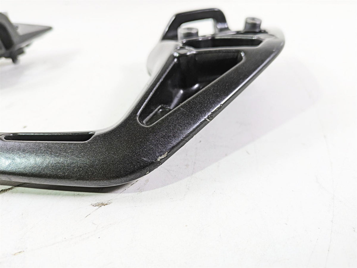 2023 BMW G310R K03 Rear Passenger Grab Handle Set 46541542581 46541542582 {{ shop.shopifyCountryName }} - Mototech271