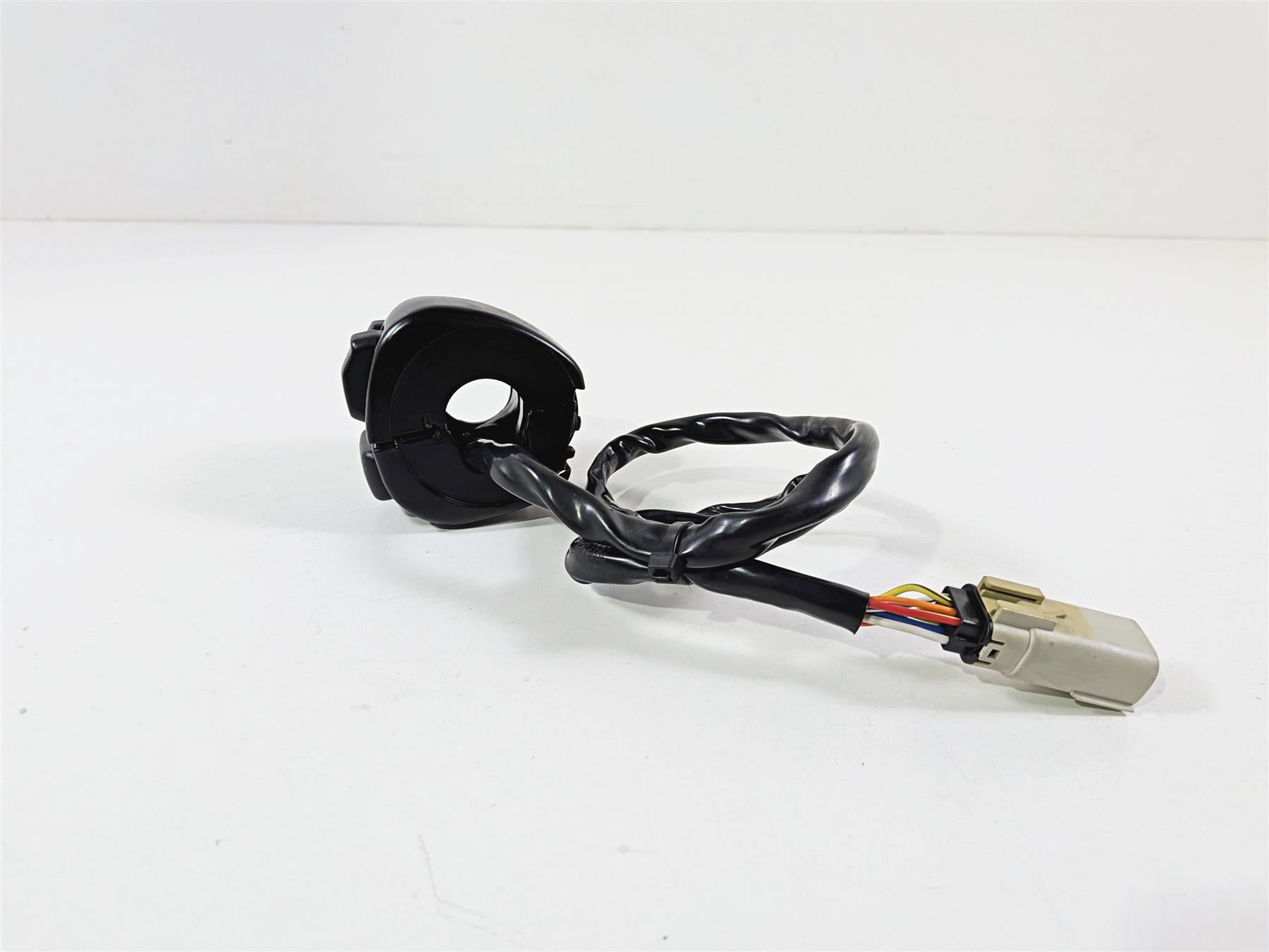 2011 Harley VRSCDX Night Rod Left Hand Turn Signal Control Switch 71682-06A {{ shop.shopifyCountryName }} - Mototech271
