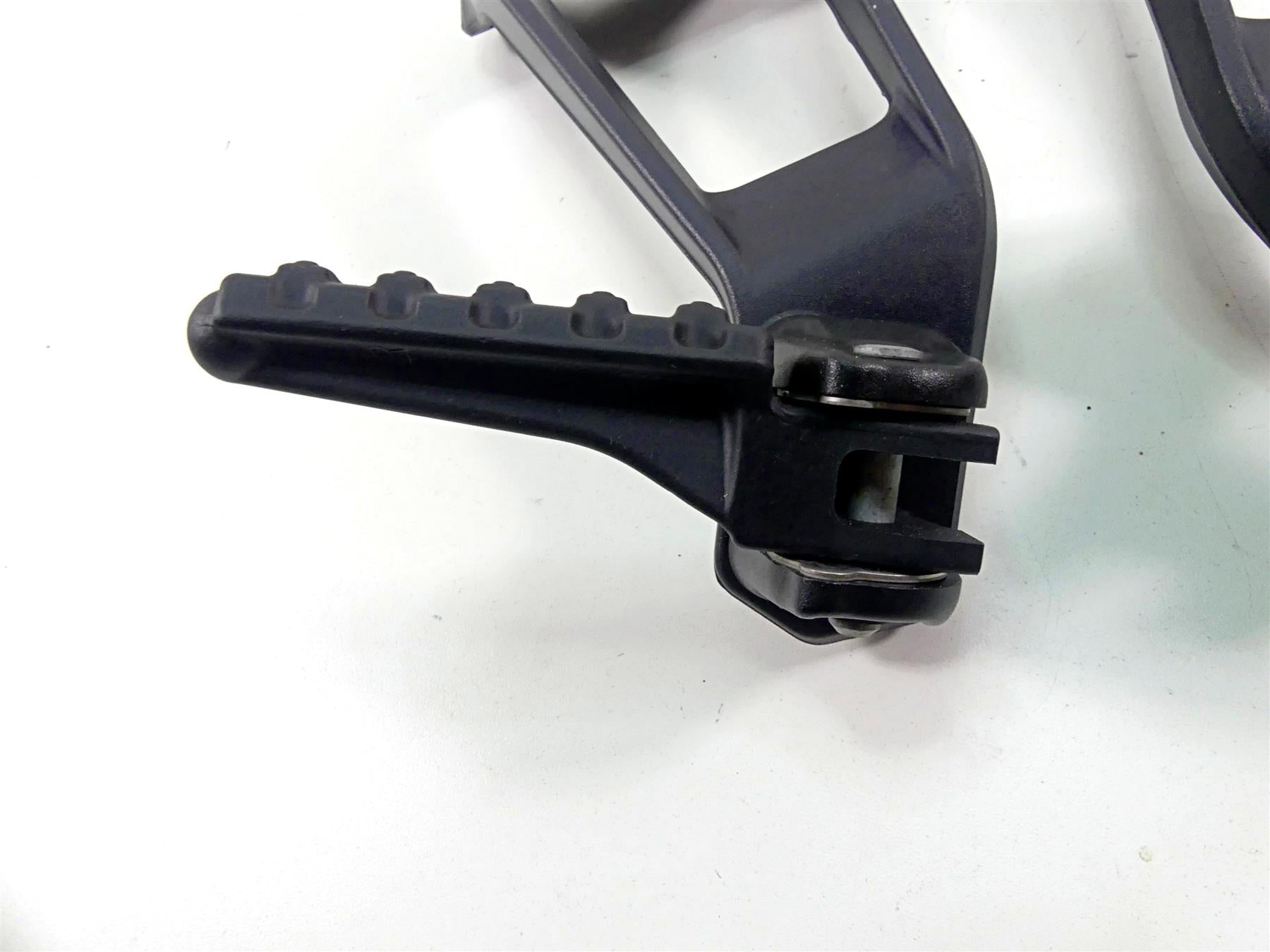 2016 KTM 1290 Super Duke R Rear Passenger Footpeg Foot Peg Set 6130304800033S {{ shop.shopifyCountryName }} - Mototech271