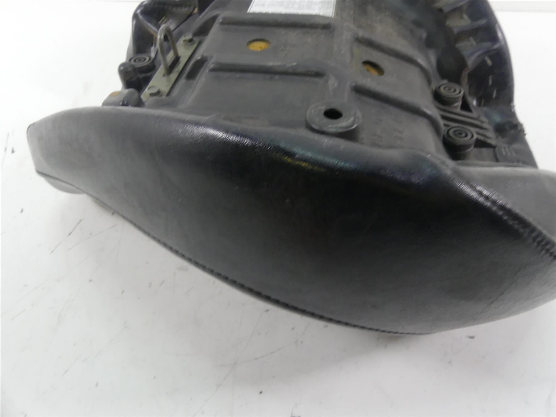 2001 Yamaha XV1600 Road Star Front Rider Driver Seat Saddle 4WM-24710-00-00 {{ shop.shopifyCountryName }} - Mototech271
