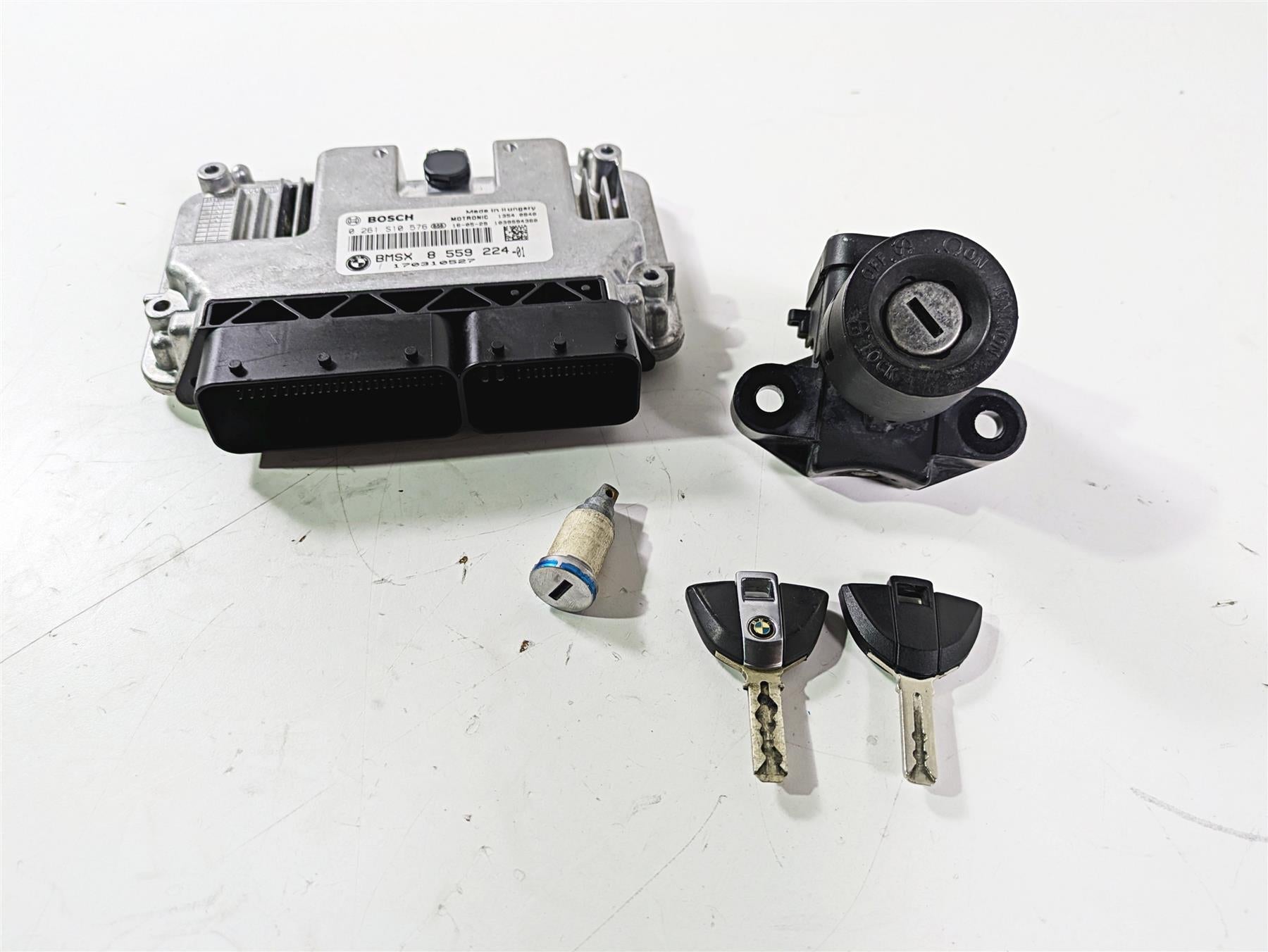 2016 BMW S1000RR K46 Cdi Ecu Ecm Ignition Switch Set Key Lock Set 13618559224 {{ shop.shopifyCountryName }} - Mototech271