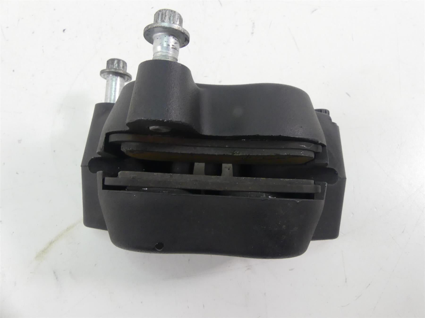 2015 Harley FLD Dyna Switchback Front Brake Caliper 41300001 {{ shop.shopifyCountryName }} - Mototech271