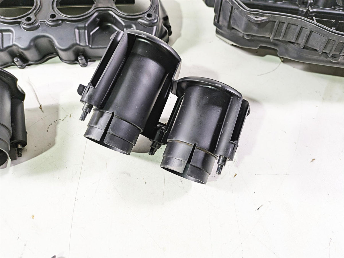 2008 Honda CBR1000RR SC59 Air Box Filter & Upper Injectors -Read 17220-MFL-000 {{ shop.shopifyCountryName }} - Mototech271
