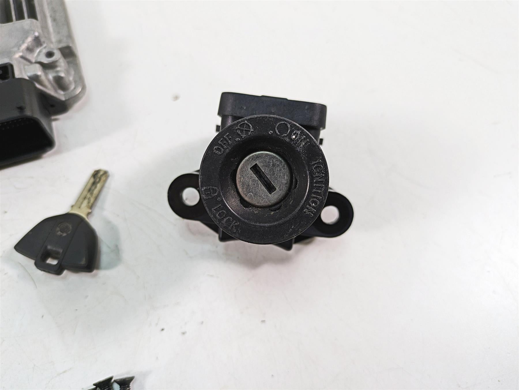 2015 BMW S1000RR K46 Cdi Ecm Ignition Switch Immobilizer Set 13618559224 8546129 {{ shop.shopifyCountryName }} - Mototech271
